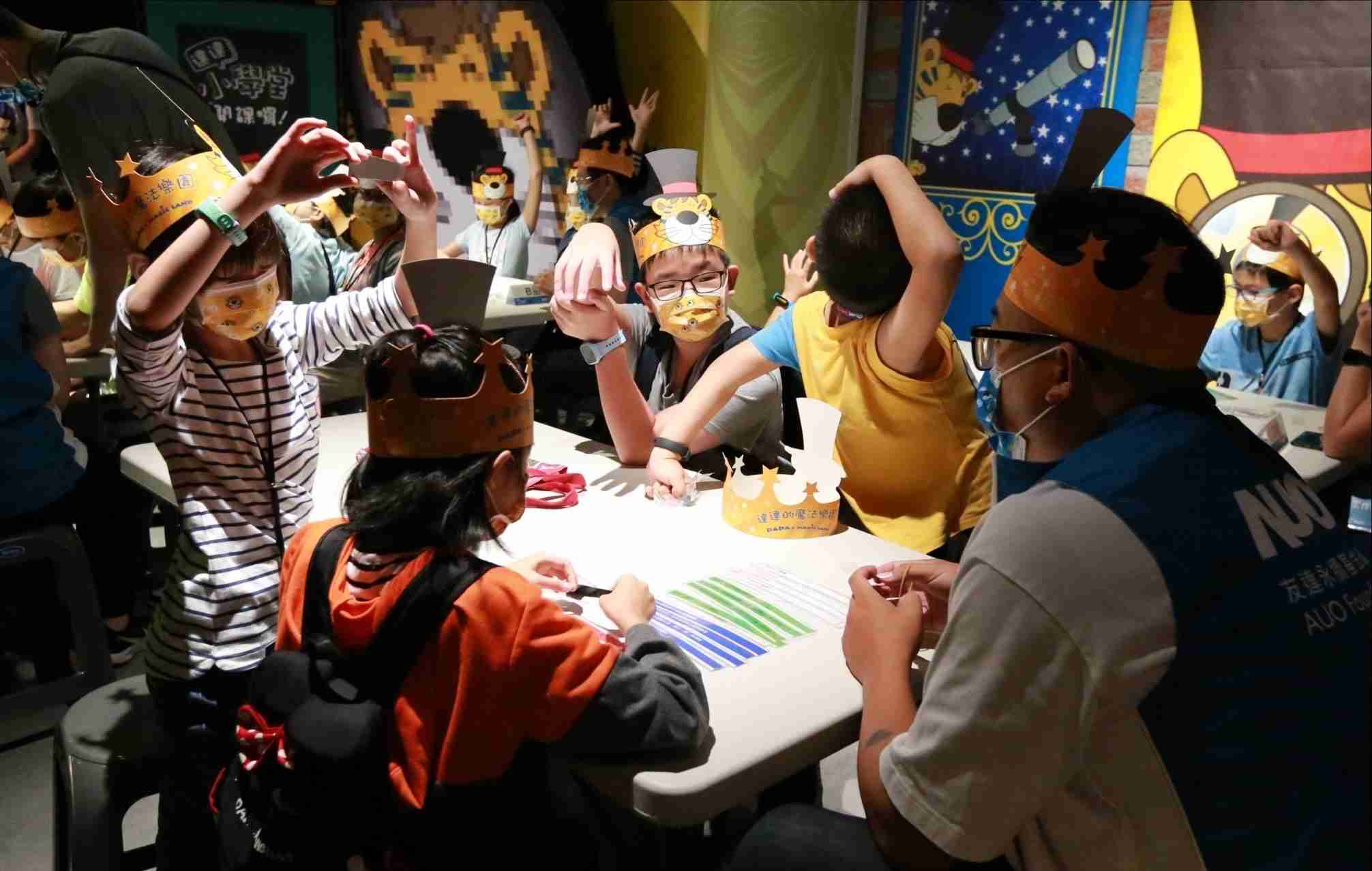 至成国际以永续理念推动全人教育计划，，，，内外结盟储备科普教育人才，，荣获亚太永续行动奖社会共融面的金奖肯定