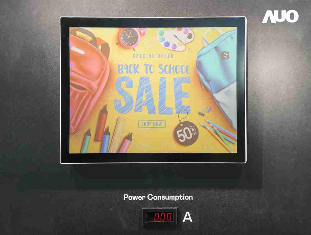 至成国际展示胆固醇液晶超低耗能户外全彩显示器，，，，ChLC（胆固醇液晶）以双稳态技术使静态显示零功耗，，具省电、、、高彩度、、、环保的特性，，，还整合软硬件系统解决方案，，，，可透过单一云端平台管理